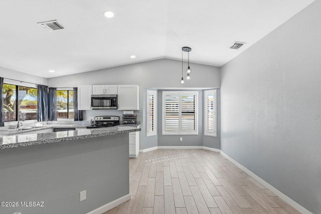 661 S Granite Falls Drive, Tucson, AZ 85748