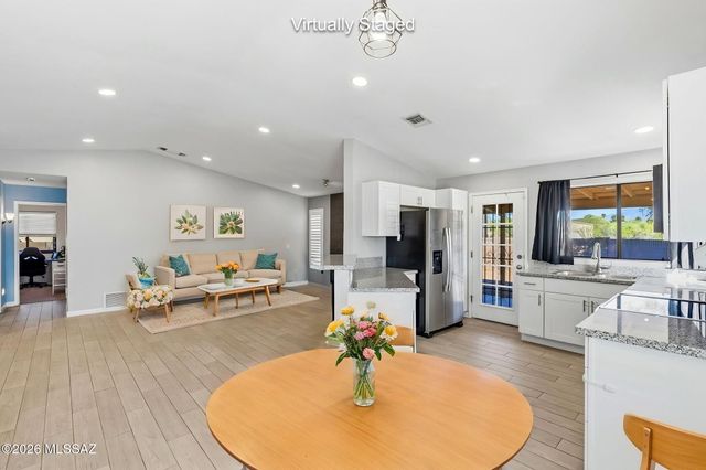 661 S Granite Falls Drive, Tucson, AZ 85748