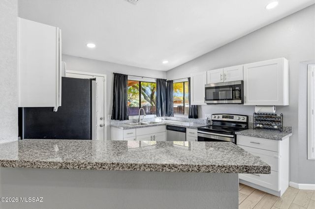 661 S Granite Falls Drive, Tucson, AZ 85748