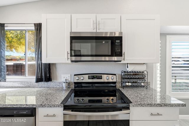 661 S Granite Falls Drive, Tucson, AZ 85748