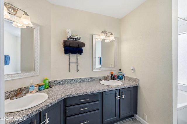 661 S Granite Falls Drive, Tucson, AZ 85748