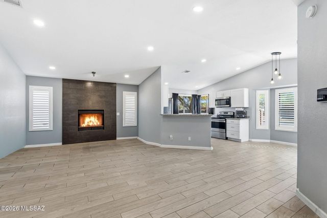 661 S Granite Falls Drive, Tucson, AZ 85748