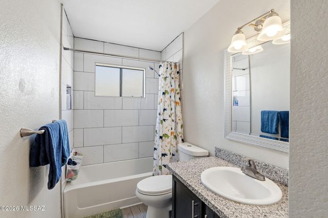 661 S Granite Falls Drive, Tucson, AZ 85748