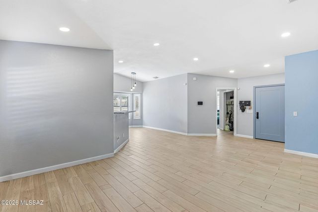 661 S Granite Falls Drive, Tucson, AZ 85748