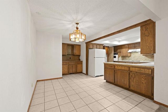 10325 Exter Avenue, Yukon, OK 73099