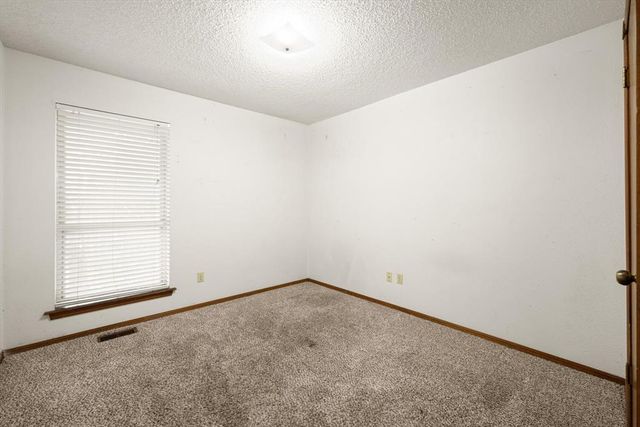 10325 Exter Avenue, Yukon, OK 73099