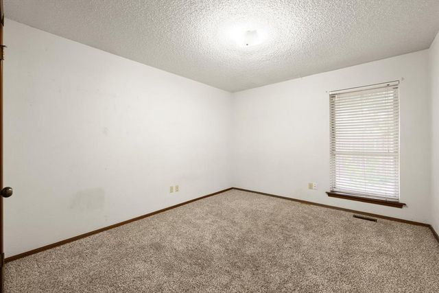 10325 Exter Avenue, Yukon, OK 73099