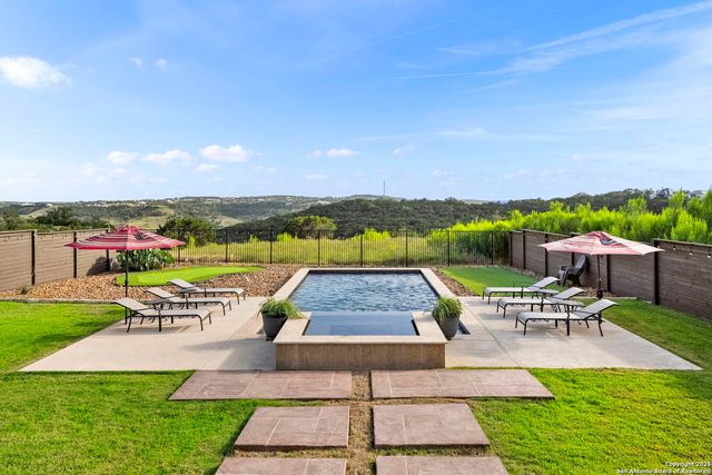 75 E Mariposa Parkway, Boerne, TX 78006