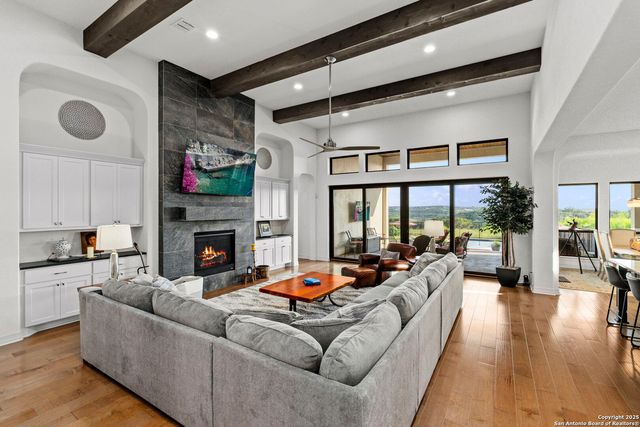 75 E Mariposa Parkway, Boerne, TX 78006