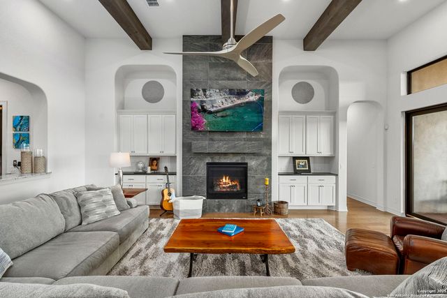 75 E Mariposa Parkway, Boerne, TX 78006