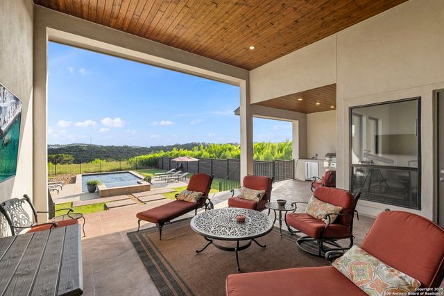 75 E Mariposa Parkway, Boerne, TX 78006