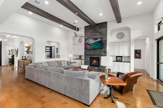 75 E Mariposa Parkway, Boerne, TX 78006