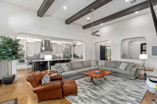 75 E Mariposa Parkway, Boerne, TX 78006