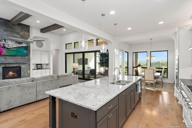 75 E Mariposa Parkway, Boerne, TX 78006