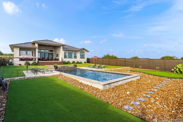 75 E Mariposa Parkway, Boerne, TX 78006