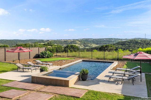 75 E Mariposa Parkway, Boerne, TX 78006
