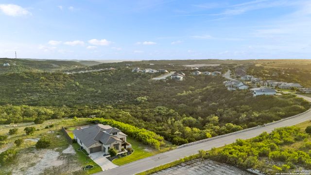 75 E Mariposa Parkway, Boerne, TX 78006