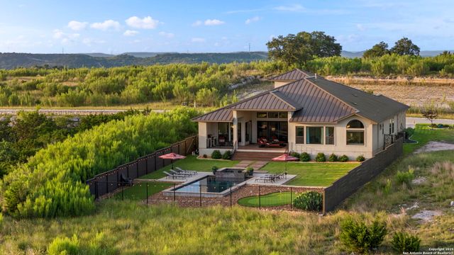 75 E Mariposa Parkway, Boerne, TX 78006