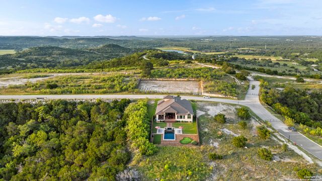 75 E Mariposa Parkway, Boerne, TX 78006