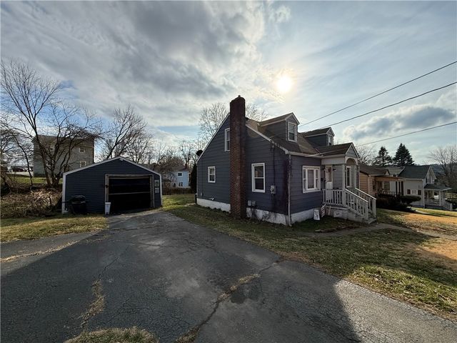 522 E Division St, New Castle, PA 16101