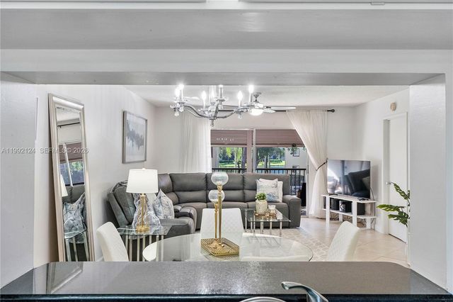 1301 SW 142nd Ave 203H, Pembroke Pines, FL 33027