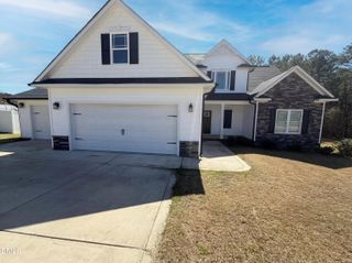 333 Oakhaven Drive, Holly Springs, NC 27540