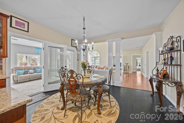 6215 Glencairn Court, Charlotte, NC 28269