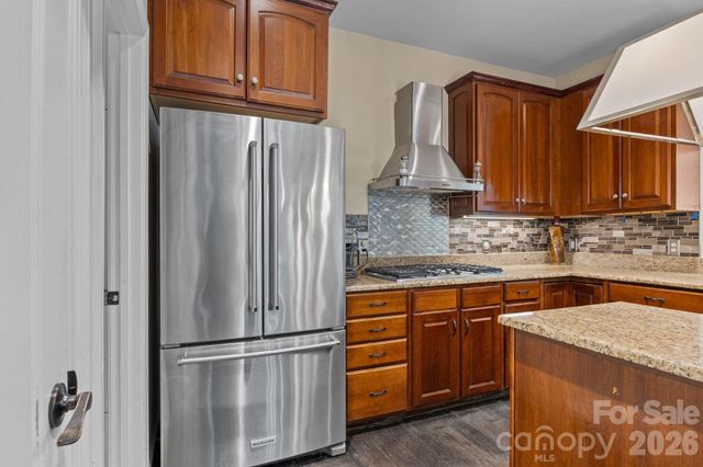 6215 Glencairn Court, Charlotte, NC 28269