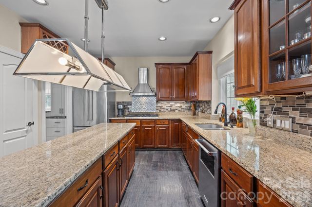 6215 Glencairn Court, Charlotte, NC 28269