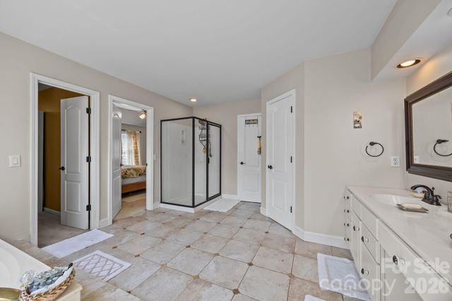 6215 Glencairn Court, Charlotte, NC 28269