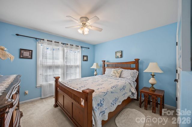 6215 Glencairn Court, Charlotte, NC 28269