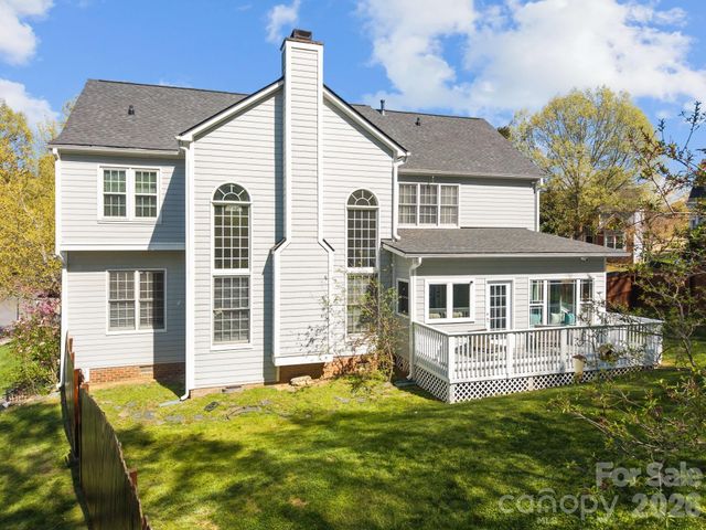 6215 Glencairn Court, Charlotte, NC 28269