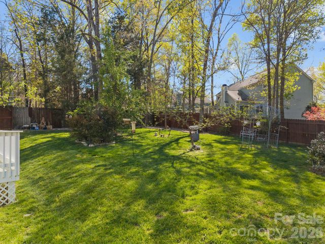 6215 Glencairn Court, Charlotte, NC 28269