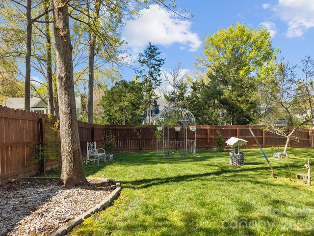 6215 Glencairn Court, Charlotte, NC 28269