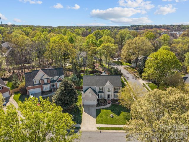 6215 Glencairn Court, Charlotte, NC 28269