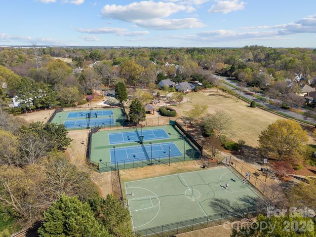 6215 Glencairn Court, Charlotte, NC 28269