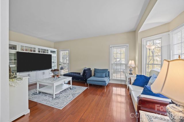 6215 Glencairn Court, Charlotte, NC 28269