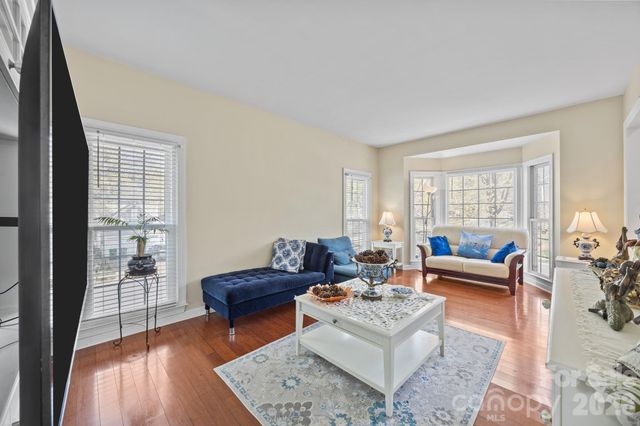 6215 Glencairn Court, Charlotte, NC 28269