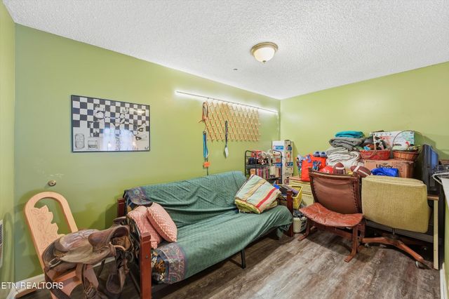 9613 Norris Fwy, Powell, TN 37849