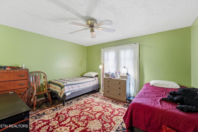 9613 Norris Fwy, Powell, TN 37849