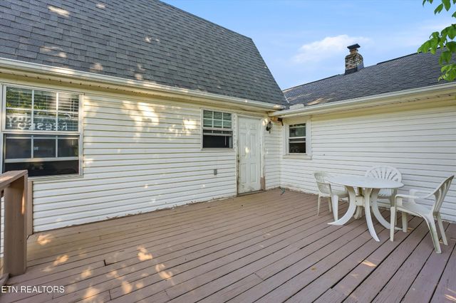 9613 Norris Fwy, Powell, TN 37849