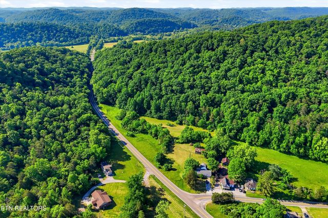 9613 Norris Fwy, Powell, TN 37849