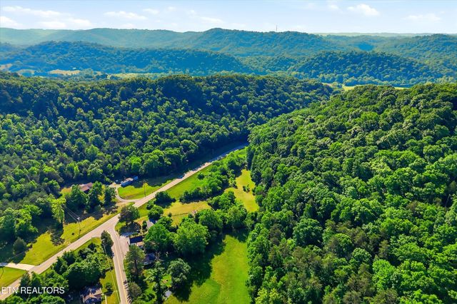 9613 Norris Fwy, Powell, TN 37849