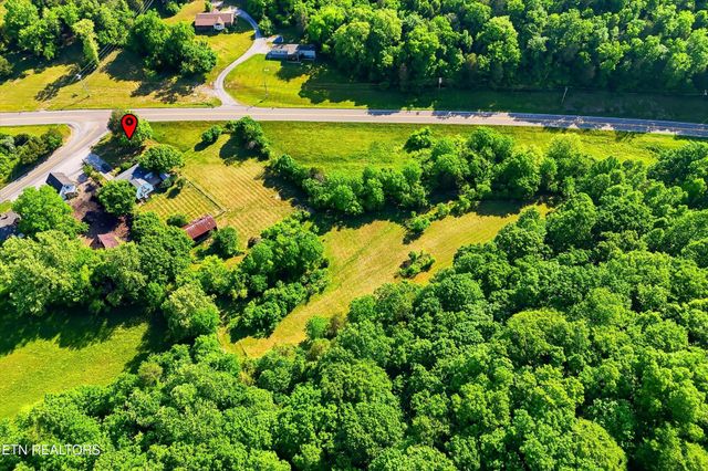 9613 Norris Fwy, Powell, TN 37849