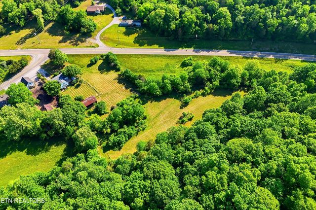 9613 Norris Fwy, Powell, TN 37849