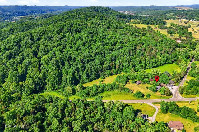 9613 Norris Fwy, Powell, TN 37849