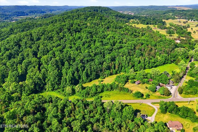 9613 Norris Fwy, Powell, TN 37849