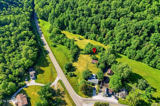 9613 Norris Fwy, Powell, TN 37849