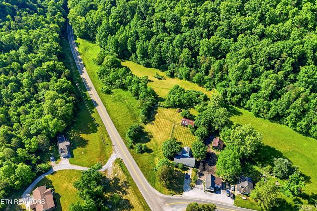 9613 Norris Fwy, Powell, TN 37849