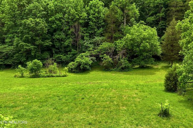 9613 Norris Fwy, Powell, TN 37849